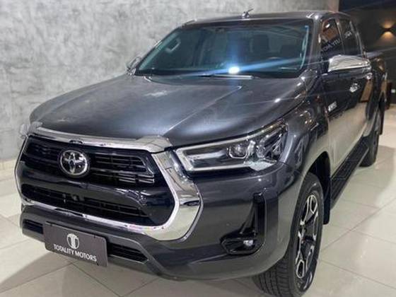 TOYOTA HILUX 2.8 D-4D TURBO DIESEL CD SRX 4X4 AUTOMÁTICO